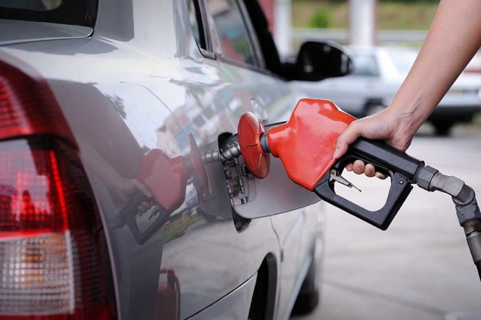 5 Great Apps to Help You Find Cheaper Gas Prices