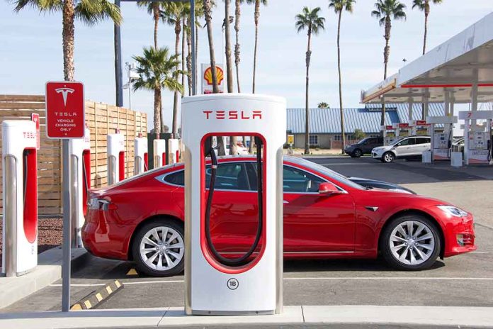 Charging Stations Lag Amid Push for Electric Vehicles