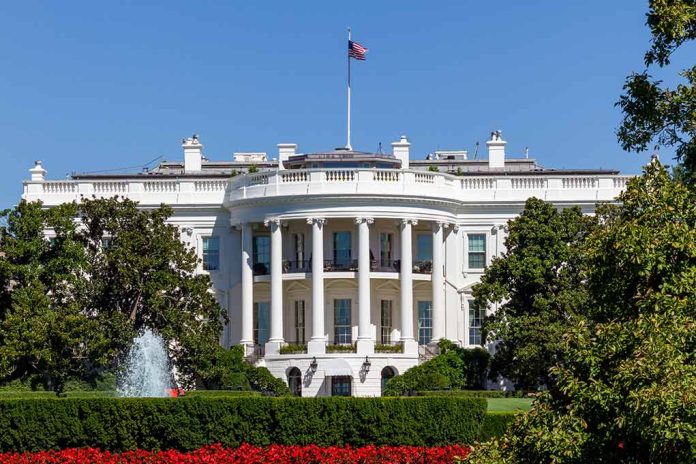 1811895334 featured image White House with fountain and flag visible