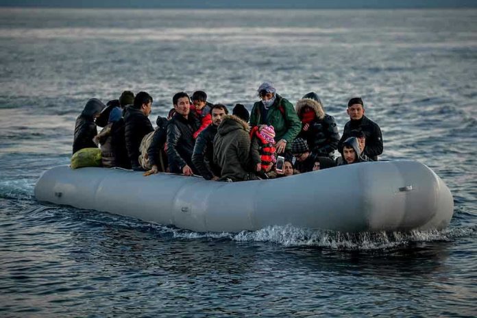1661385781 People on a packed raft in open water